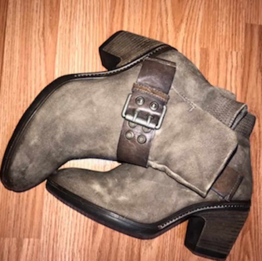 Mjus suede leather heeled booties